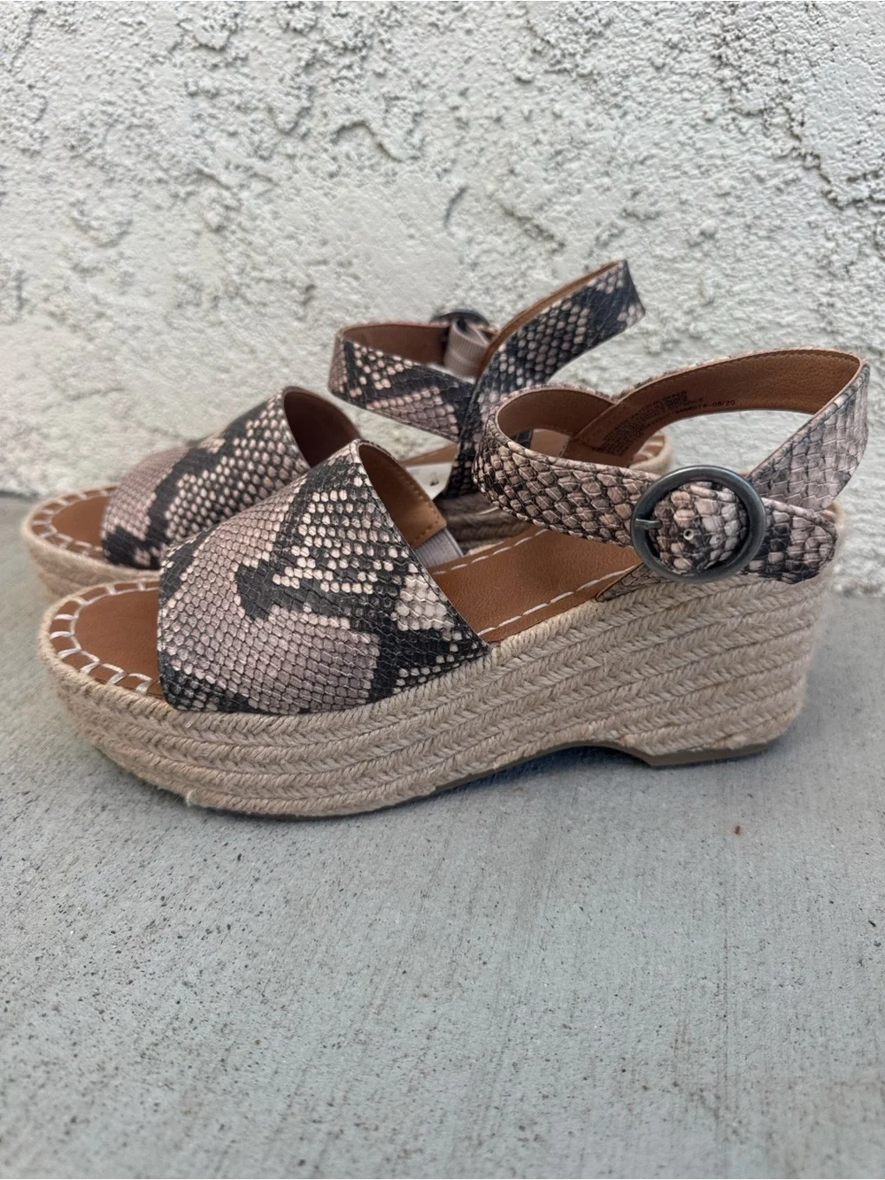 Women’s Snake-Print ankle strap wedge espadrille sandal size 8 new